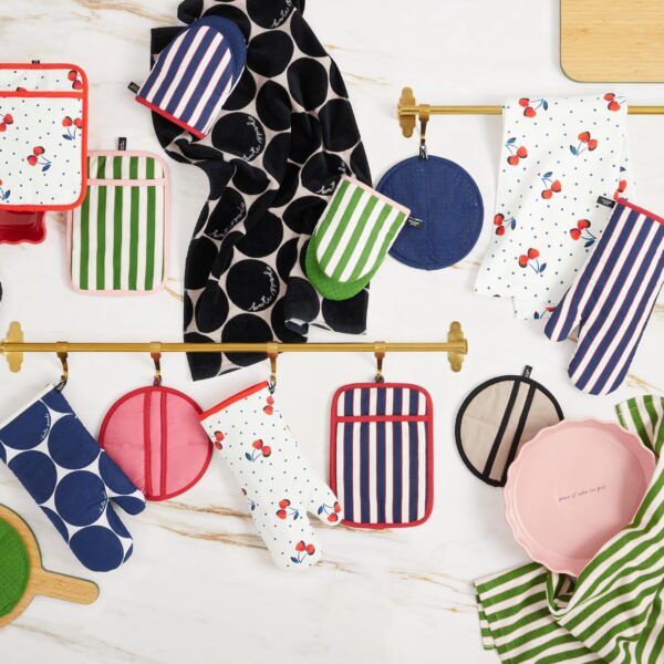 Kate Spade New York Cherry Dot Kitchen Towel, Oven Mitt & Pot Holder 4-Pack Set, 17" x 28", 7" x 13", 7" x 10", White/Red/Blue - Image 6